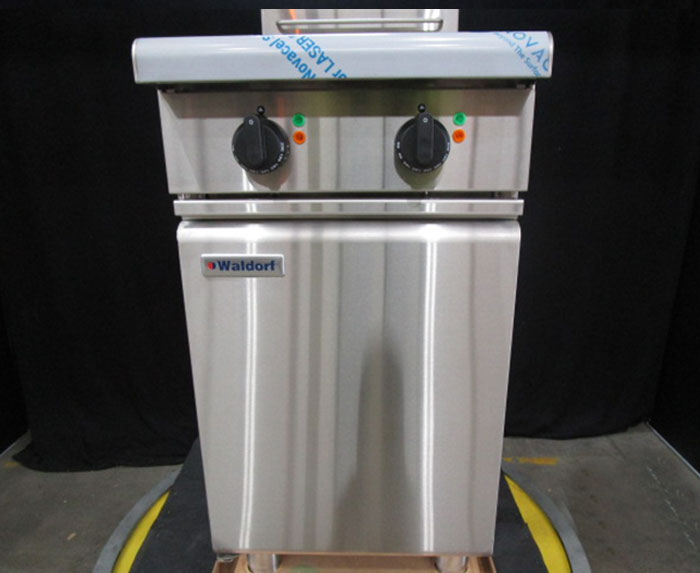 Waldorf 800 Series FN8224E - 450mm Twin Pan Electric Fryer AUFN8224E - Warehouse Clearance