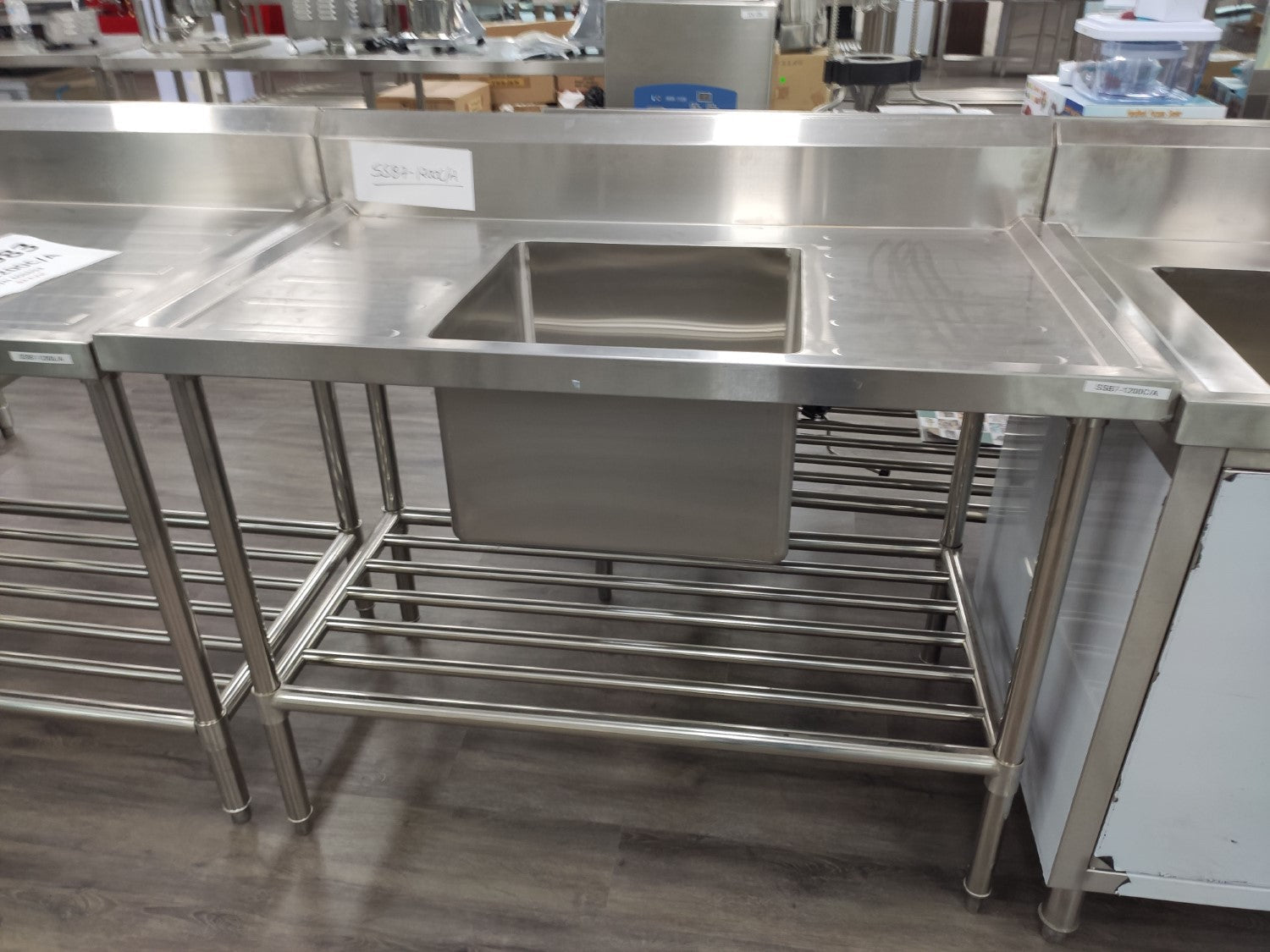 Modular Systems 304 Grade Single Sink Bench Centre  Position